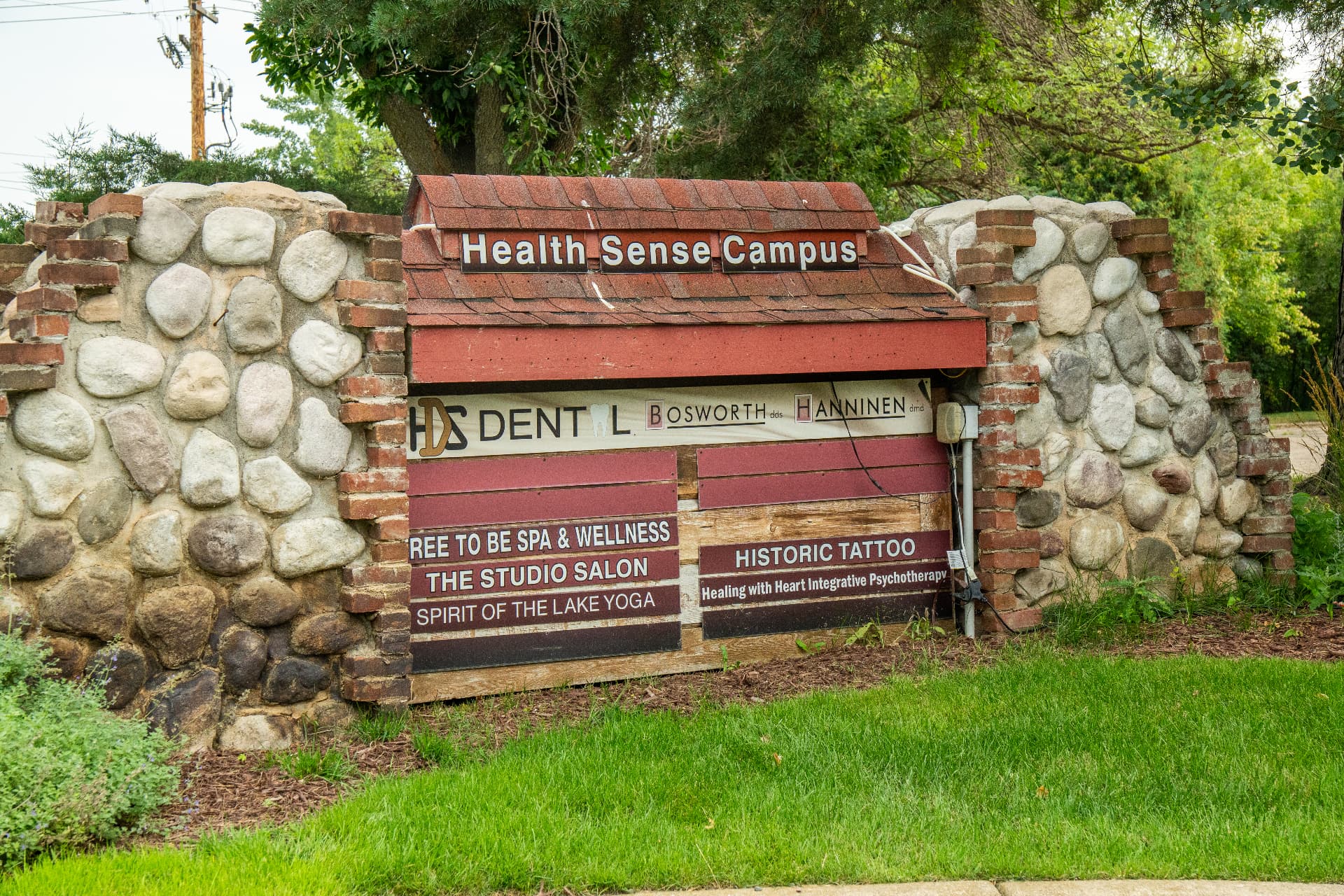 Stone and brick monument sign
