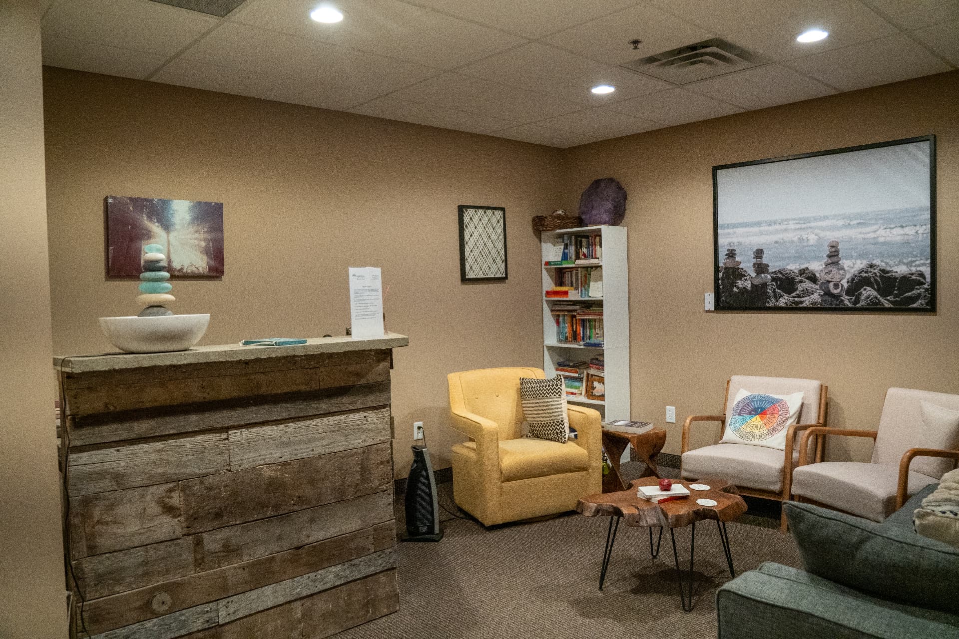 Suite 134. reception and seating